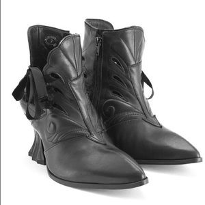 Fluevog Deliverance Jodie side lace ankle boot